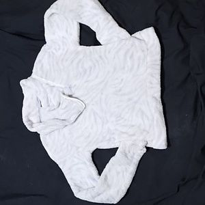 All in Motion sweater/jacket/top. Furry soft with angled zip. Girls XL 14/16